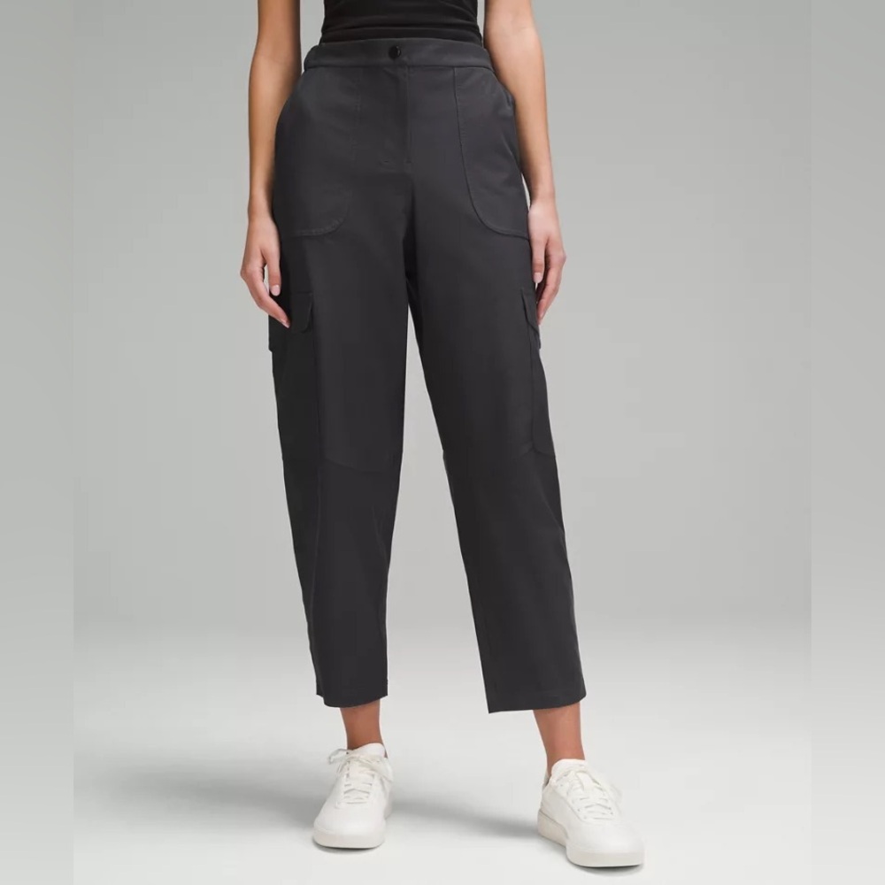LULULEMON LIGHT UTILITY CARGO
